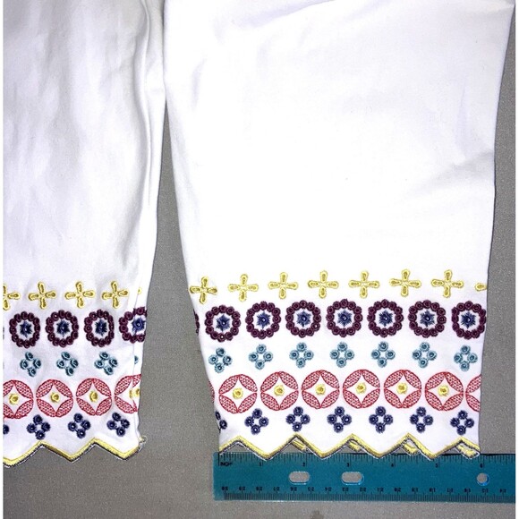 INTRO LOVE THE FIT size L White Stretch Embroidered Trim Capri Leggings Pants - Picture 5 of 5